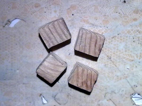 Четыре деревянных параллелепипеда