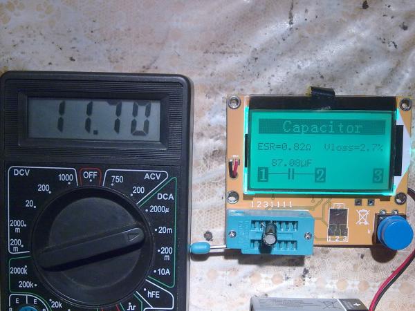 Потребление тока во время проверки конденсатора
