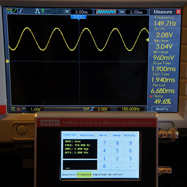 Синусоидальный сигнал 150Гц, 2В, смещение 2В