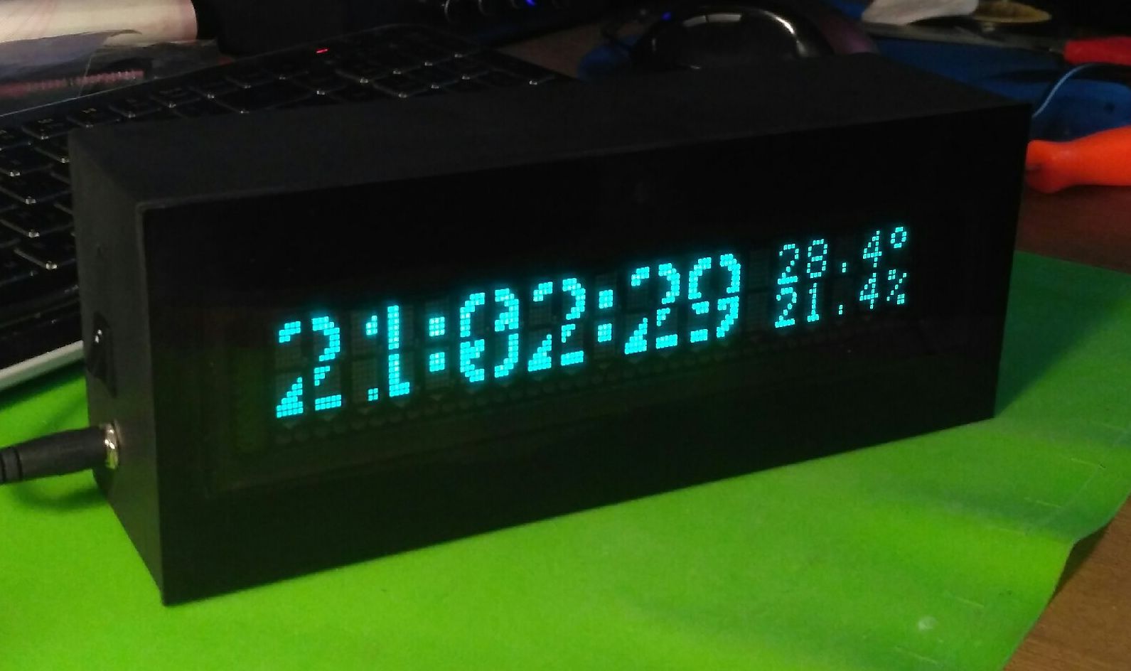 Часы в 900 м. Дисплей покупателя VFD 2*20. Часы на ардуино с дисплеем. Часы на Arduino и TFT display 1.8. Светодиодные часы на ардуино.