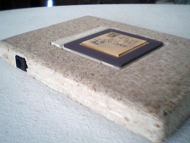 Вид на процессор и на подставку сзади